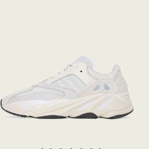 Meet your Posher, Lesly